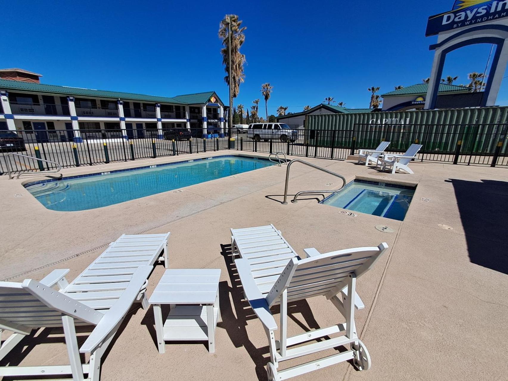Days Inn By Wyndham Safford, Az Bagian luar foto