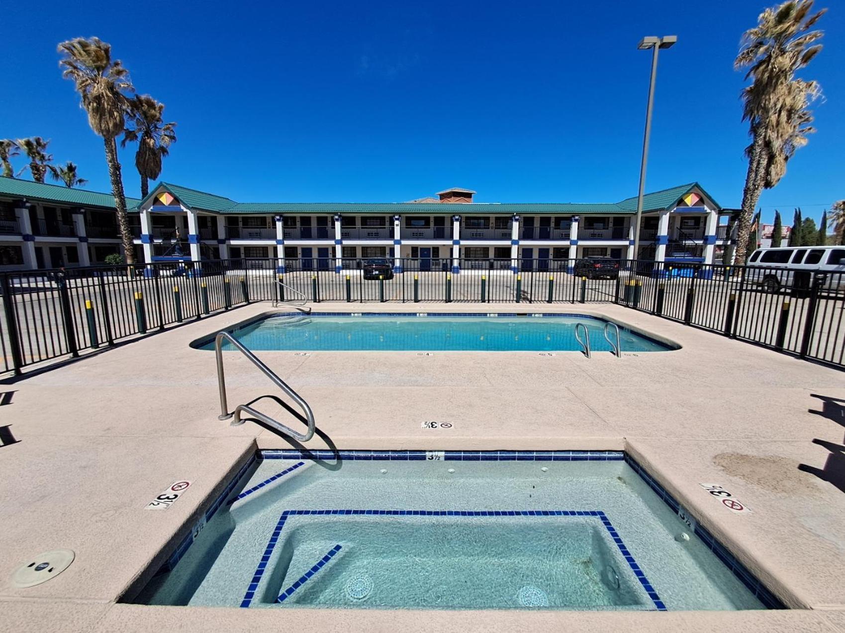 Days Inn By Wyndham Safford, Az Bagian luar foto